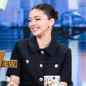 Video: Sarah Hyland Recalls First Reading THE GREAT GATSBY in Fifth Grade Photo