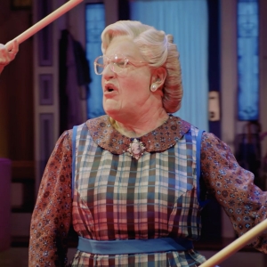 Video: First Look at All New Footage From MRS. DOUBTFIRE in London