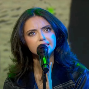 Video: Isabella Esler Sings Dead Mom From BEETLEJUICE on GMA Photo