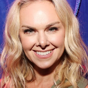 Laura Bell Bundy, Victor Garber & More Join Hulus NOT SUITABLE FOR WORK Photo