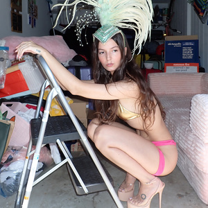 Casandra Releases New Album 'Isla Tranquilita' Photo