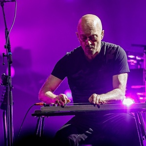 Interview: Damian Darlington of Brit Floyd's THE MOON, THE WALL AND BEYOND TOUR at Pa Photo