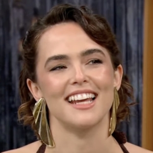 Video: Zoey Deutch Discusses Longtime Dream of Performing OUR TOWN Photo