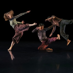 Doug Varone And Dancers Celebrates 40th Anniversary At The Joyce Theater Photo