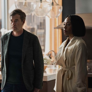 Video: Apple Shares Sneak Peek Clip From Episode 8 of THE MORNING SHOW Season 4 Photo