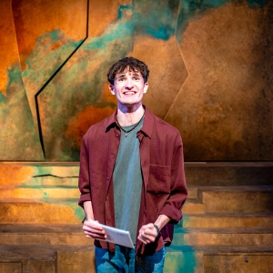 Review: KING OF PANGEA, King’s Head Theatre Photo