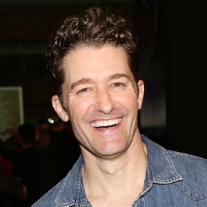 Photos: Matthew Morrison Greets Fans After First Performance in JUST IN TIME Photo