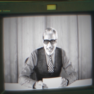 Video: Jeff Goldblum Stars In Dodie's Video for ‘I Feel Bad For You, Dave’ Photo