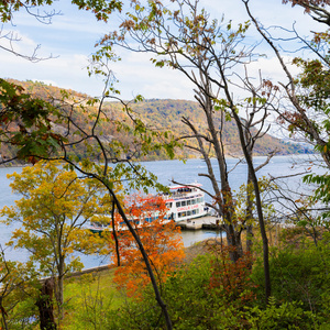 CIRCLE LINE-Oktoberfest and Leaf Peeping on the Hudson with Eats and Brews Photo