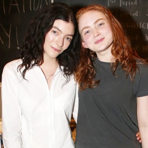 Video: Sadie Sink Joins Lorde For Green Light Concert Performance Photo