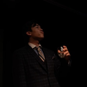 Boyu Chen: Cross-Cultural Identity Exploration and Self-Reconstruction on Stage Photo