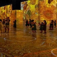 IMMERSIVE VAN GOGH Exhibition in Los Angeles Extended to January 2022 Photo