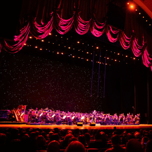 Aaron Tveit, Liev Schreiber and More to Join NY Philharmonic & Gustavo Dudamel at Rad Photo