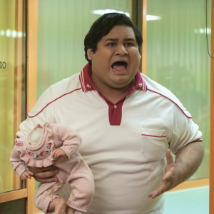 Video: Apple TV+ Shares Sneak Peek Clip of ACAPULCO Season 4 Episode 8 Video