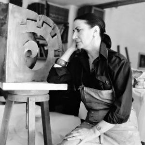 Ángela Gurría, Artista Audaz Que Definió La Escultura Moderna Photo