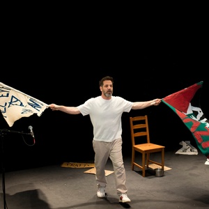 Review: BETWEEN THE RIVER AND THE SEA, Royal Court Theatre Photo