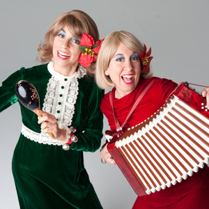 VICKIE & NICKIE'S HOLIDAY SLEIGH RIDE! NY State Tour Pulls into Rosendale and Old For