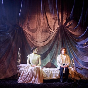 Photos: First Look at Amy Hack and More in YENTL at Marylebone Theatre Interview