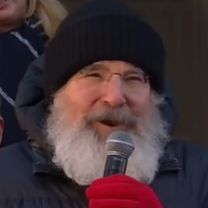 Video: Mandy Patinkin Leads Somewhere Over the Rainbow at Mamdanis Inauguration Photo