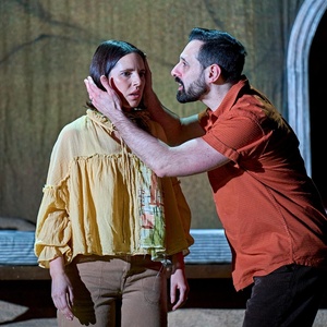 Review: THE BEEKEEPER OF ALEPPO, Theatre Royal Brighton Photo