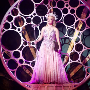 Video: WICKED Brazil Stars Perform ‘Sem Perdão à Bruxa’ (No One Mourns the Wicked'