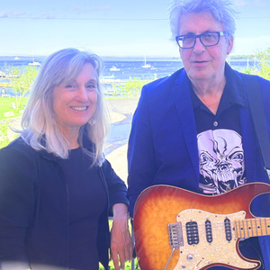Bees Deluxe to Return to Jamey's House of Music Photo