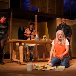 Review: NEXT TO NORMAL at Victoria Theatre Photo