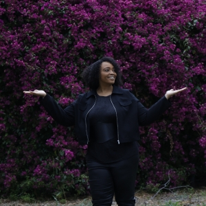 Interview: Dara Starr Tucker Focuses on the Moment in Album TIME WOULDNT WAIT Photo