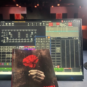 Student Blog: 12 Hours, 1 Brain Cell, Infinite Cues- Tech Week Photo