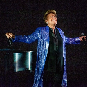 Review: Lorna Dallas Divinely Displays GLAMOROUS NIGHTS AND RAINY DAYS at The Laurie…