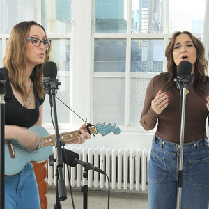 Video: Watch Jessica Vosk, Ingrid Michaelson & Abigail Sparrow
Perform 'Winter Song' Video