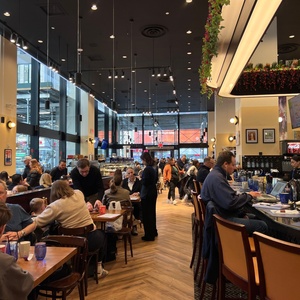 Review: CARNEGIE DINER & CAF&Eacute; Satisfies Cravings for All Your Favorites Photo