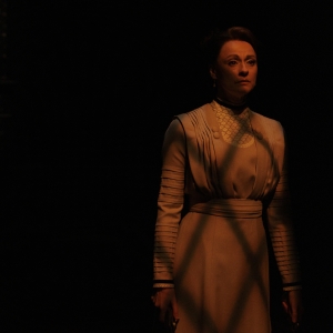 Review: Sara Topham Delivers a Masterful Performance as HEDDA GABLER at the Stratford Video