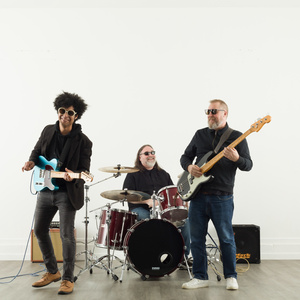 Melvin Gradiz Band to Join Hackmatack's SUNDAYS AT THE FARM Series Photo