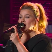 VIDEO: Kelly Clarkson Covers 'Clean' By Taylor Swift Photo