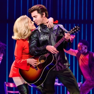 Review: A BEAUTIFUL NOISE- THE NEIL DIAMOND MUSICAL at National Theatre Photo