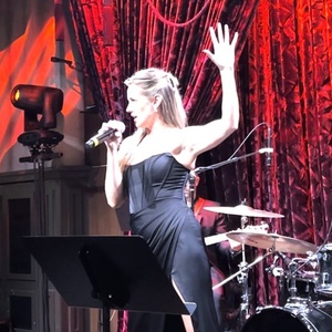 Video: Taylor Louderman Sings 'World Burn' From MEAN GIRLS at Nashville Concert