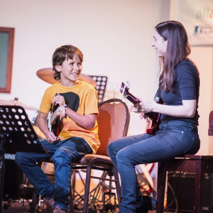 American Music Institute to Offer Valentines Day Music Lesson Gift Packages Photo