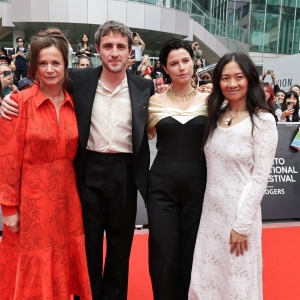 Photos: Jessie Buckley, Paul Mescal, & More Attend TIFF Premiere of HAMNET Photo