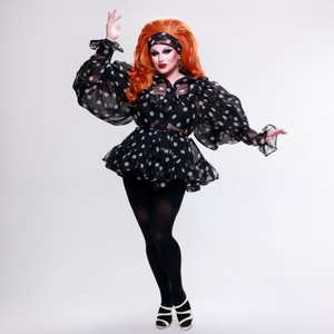 Interview: Jane Don't of DON'T DOES AMERICA at Dynasty Typewriter Photo