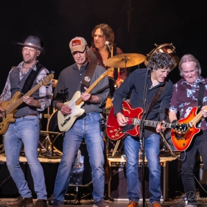 Glen Burtniks SUMMER OF LOVE, BEST OF THE EAGLES Added to Axelrod PAC Schedule Photo