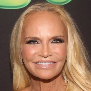 Kristin Chenoweth Says the WICKED Movie Will 'Blow Everyone Away' Video