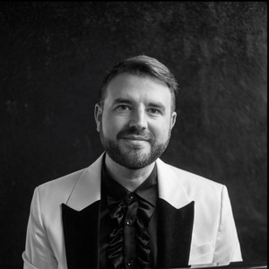 Interview: Theatre Life with Mark Binns