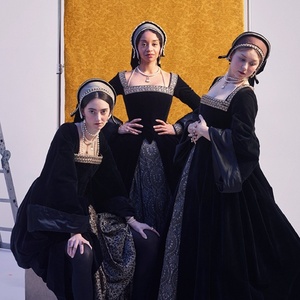 Cast Set For West End Transfer of 1536 Photo