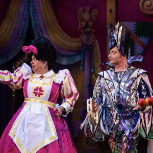 Review: SNOW WHITE AND THE SEVEN DWARFS, King's Theatre, Glasgow Video