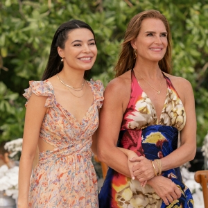 Photos: First Look at Netflixs MOTHER OF THE BRIDE Photo