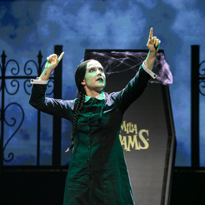 TV: Cristina Picos interpreta el tema “PULLED' de LA FAMILIA ADDAMS en español Photo