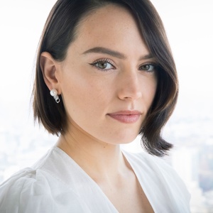 Rupert Grint, Daisy Ridley, & More Join Ti Wests EBENEZER: A CHRISTMAS CAROL Photo