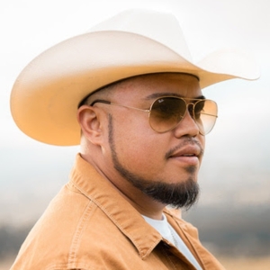 Hawaiian Superstar Maoli to Make Grand Ole Opry Debut in November Photo