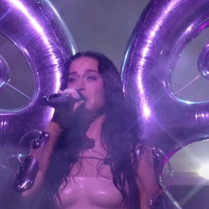 Video: Katy Perry Performs Medley of Hits at the VMAs Video